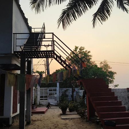 Funky Art Beach House Alappuzha Eksteriør billede