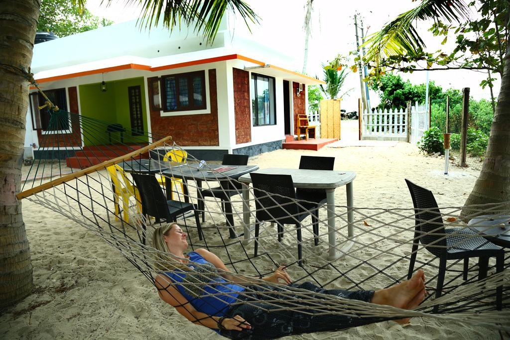 Funky Art Beach House Alappuzha Eksteriør billede
