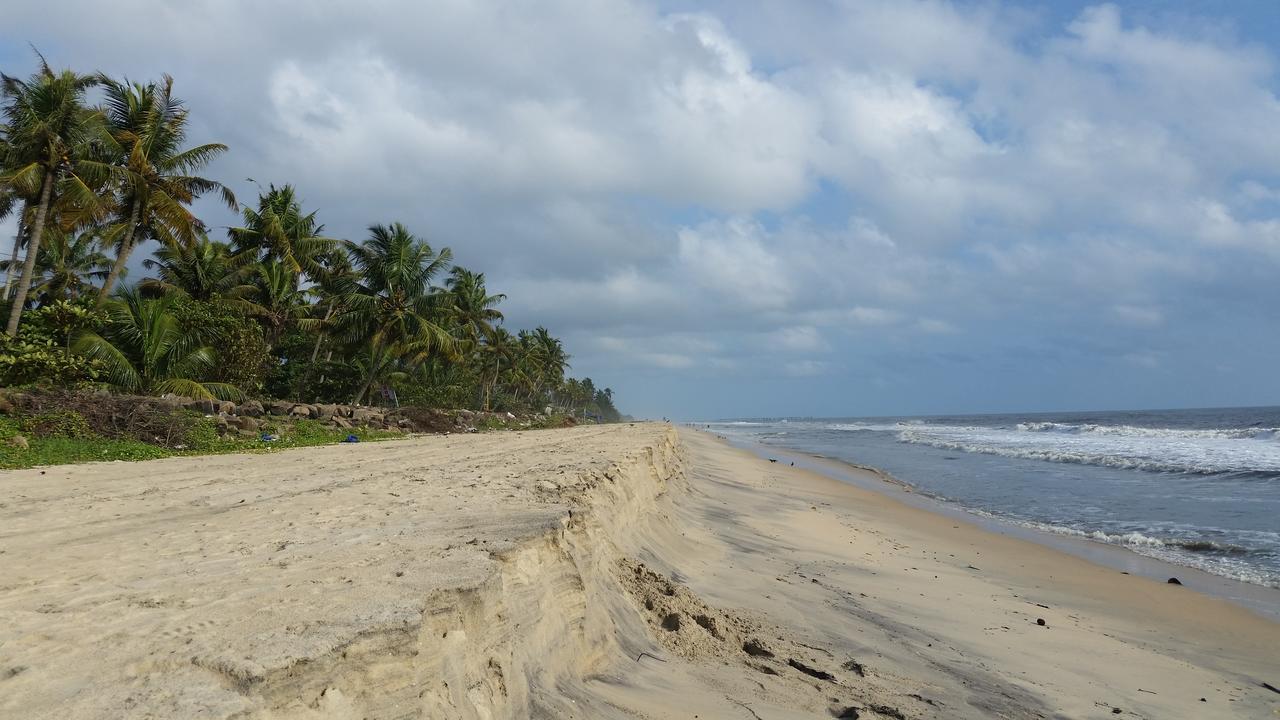 Funky Art Beach House Alappuzha Eksteriør billede